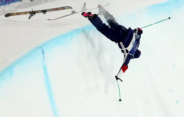 Nick Goepper of Team United States crashes