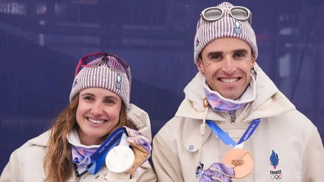 France's Emily Harrop and Thibault Anselmet with their silver and bronze individual medals