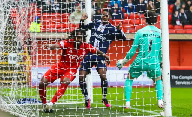 Aberdeen lead at PIttodrie