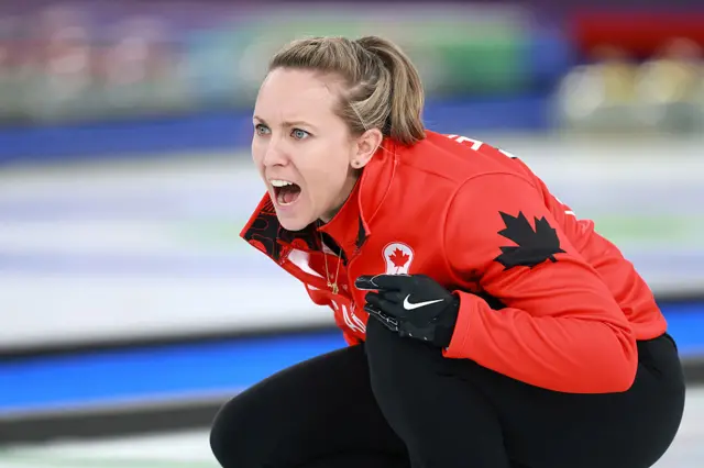 Rachel Homan shouts during her team's semi-final against Sweden