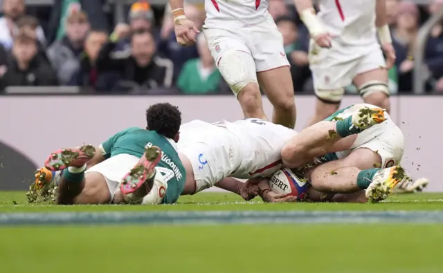 England's Fraser Dingwall scores their side's first try