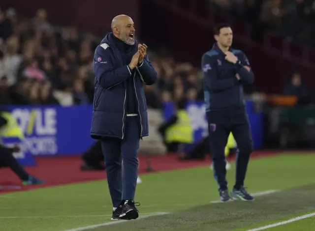 West Ham United manager Nuno Espirito Santo reacts