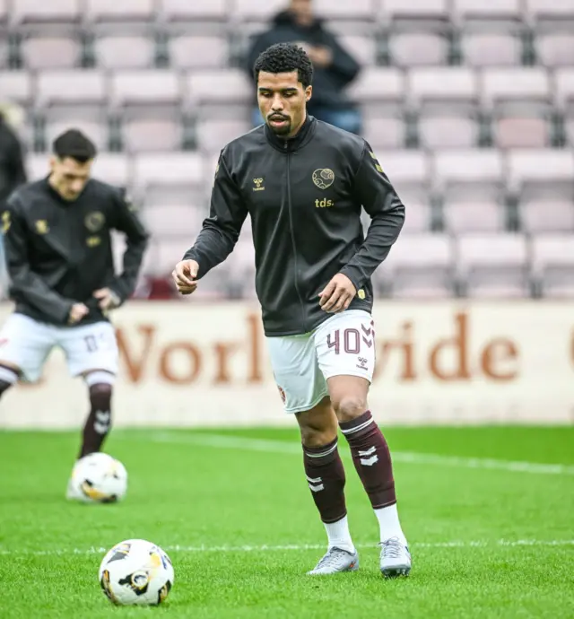 Ageu during the warm up at Tynecastle