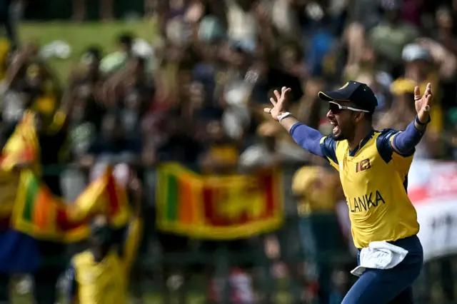 SL celebrate
