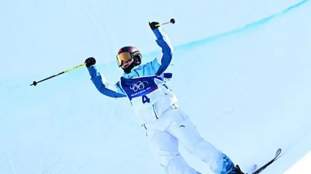Fanghui celebrating