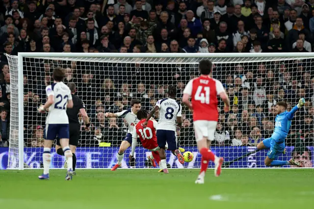 Eberechi Eze of Arsenal scores his team's third goal