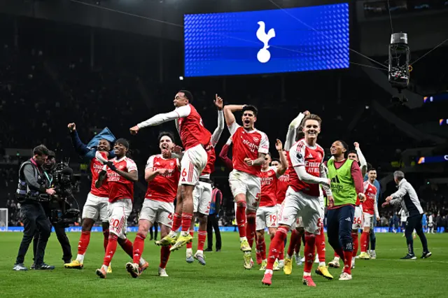 Players of Arsenal celebrate the teams victory