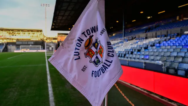 The corner flag with Luton Town's crest on at Kenilworth Road before the EFL Trophy quarter-final with Plymouth Argyle