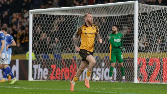 Oli McBurnie celebrates for Hull