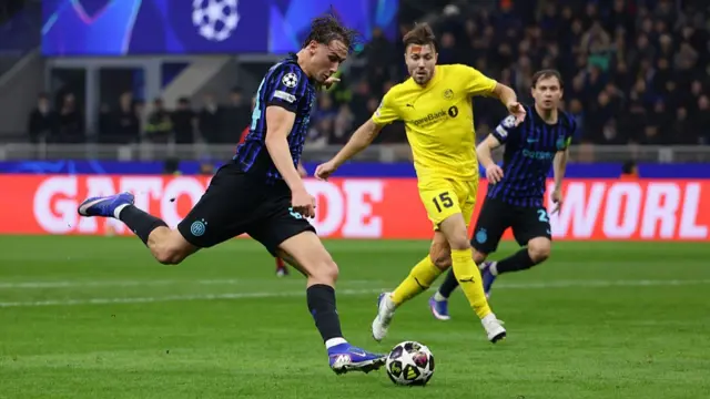 Francesco Pio Esposito of FC Internazionale Milano shoots during the UEFA Champions League 2025/26 League Knockout Play-off Second Leg match between FC Internazionale Milano and FK Bodo/Glimt at Stadio San Siro