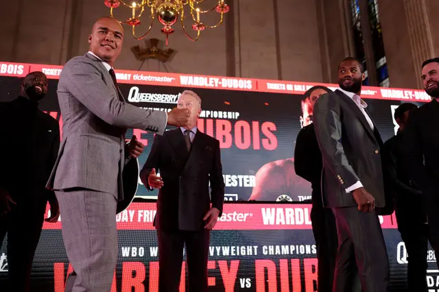Fabio Wardley holds out his fist to Daniel Dubois