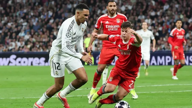 Trent Alexander Arnold drives with the ball