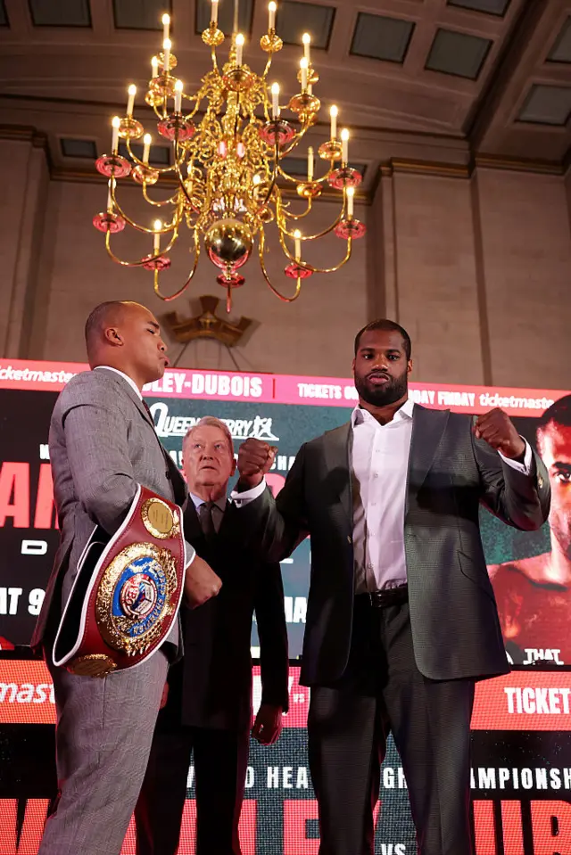 Fabio Wardley smirks as Daniel Dubois breaks face-off