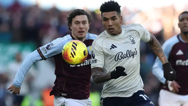 Nottingham Forest's Brazilian striker #19 Igor Jesus (R) vies with Aston Villa's Swedish defender #03 Victor Lindelof
