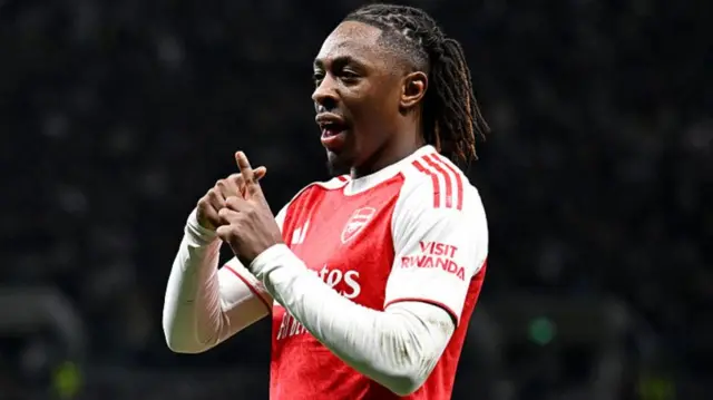 Eberechi Eze of Arsenal celebrates scoring his team's third goal
