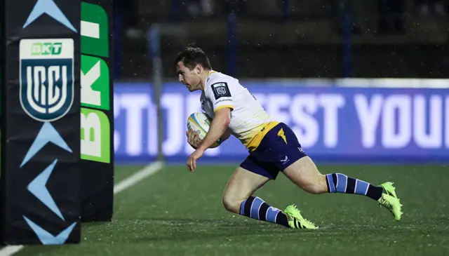 Luke McGrath scores