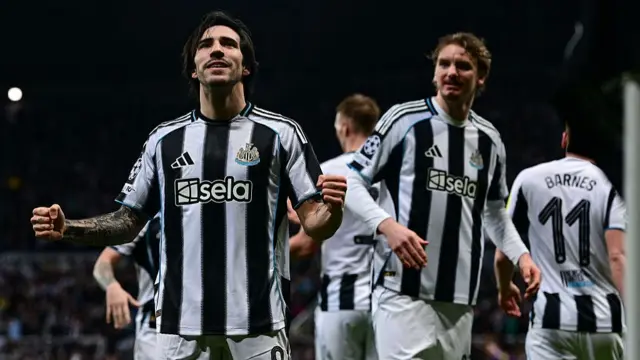 Sandro Tonali of Newcastle United (8) celebrates after scoring Newcastle's opening goal