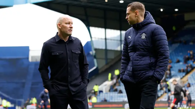 Sheffield Wednesday boss Henrik Pederson in discussion with Southampton boss Tonda Eckert at Hillsborough
