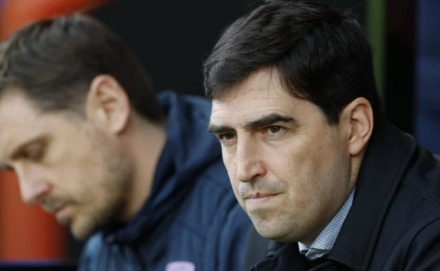 AFC Bournemouth manager Andoni Iraola before the match