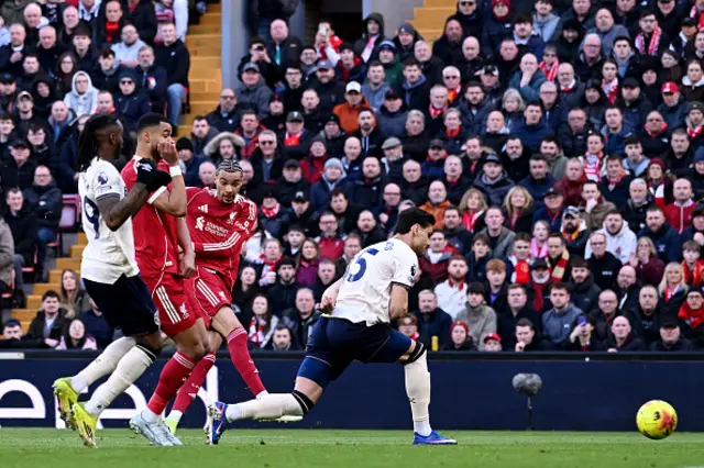 Hugo Ekitike of Liverpool scores