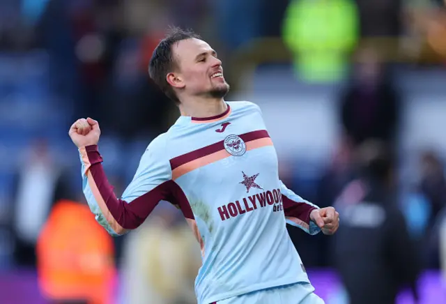 Mikkel Damsgaard of Brentford applauds the crowd