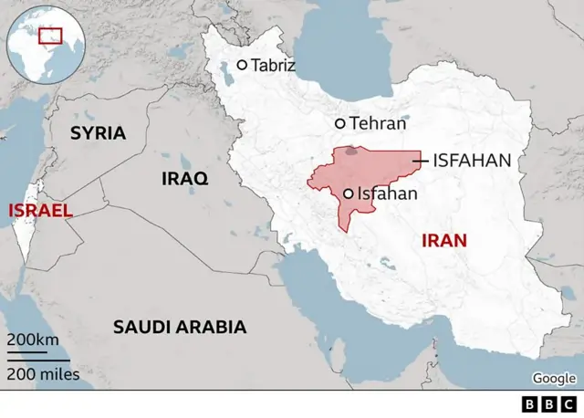 Map of the northern area of the Middle East region, including Syria, Iraq, Saudi Arabia, Israel and Iran (the last two highlighted in white). In red is the Iranian region of Isfahan with the omonym town)
