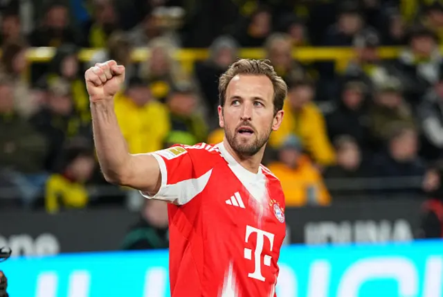 Harry Kane (Bayern Munich) scores and celebrates