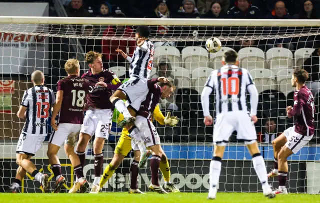 St Mirren 1-0 Hearts