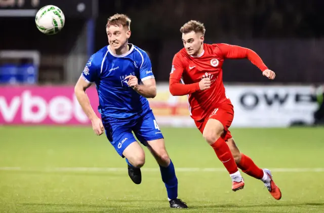 Dungannon Swifts v Larne
