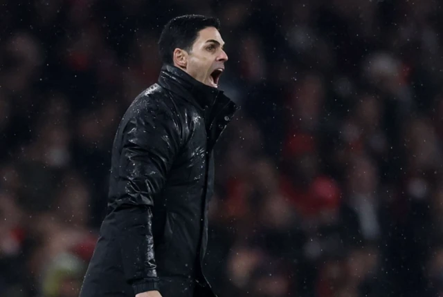 Arsenal manager Mikel Arteta reacts