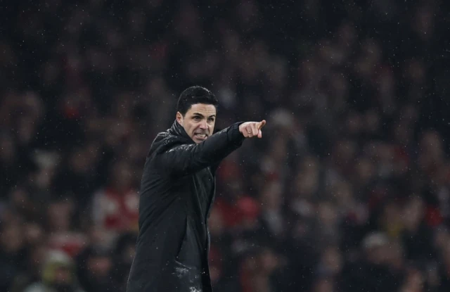 Arsenal manager Mikel Arteta reacts