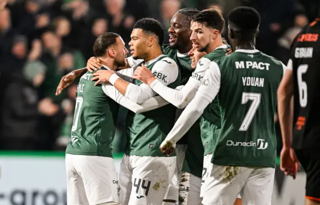 Hibs celebrate Martin Boyle's breakthrough game