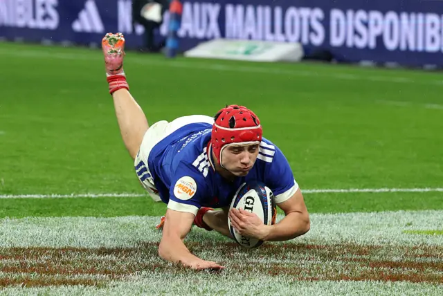 Bielle-Biarrey slides in for try