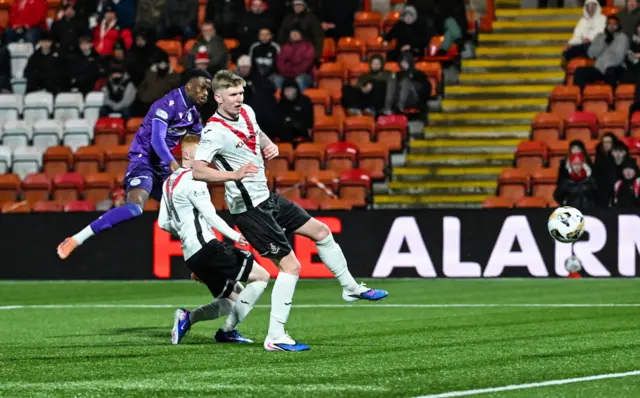 Idowu fires in the winner for St Mirren