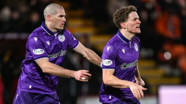 St Mirren players celebrating