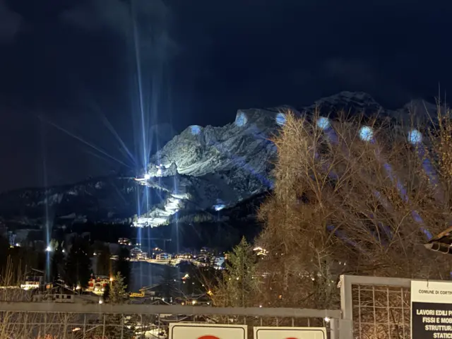 Olimpia delle Tofane lit up
