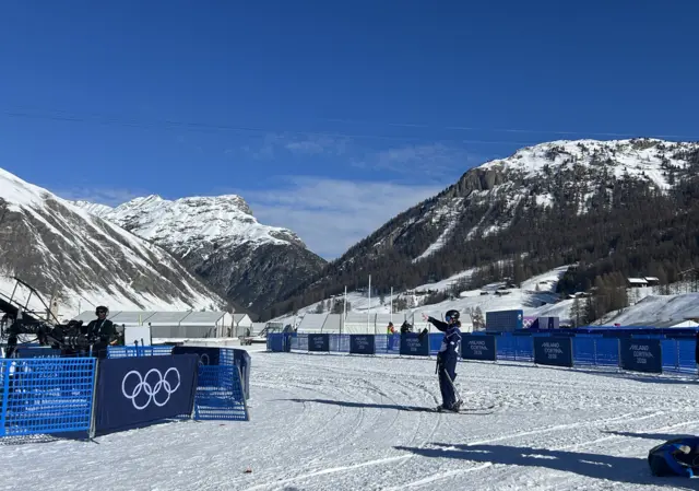 Kirsty Muir waves to her family