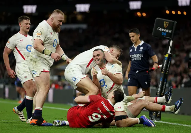 Ben Earl scoring a try
