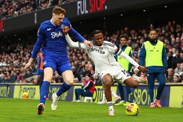 Jake O'Brien battles with Samuel Chukwueze