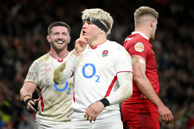 Henry Polluck scoring a try