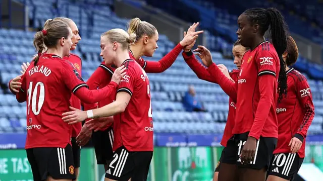Man Utd players celebrate