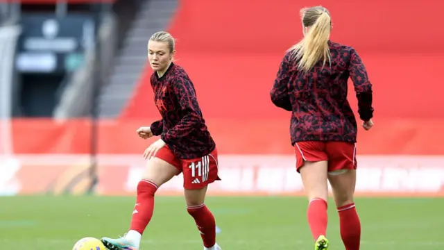 Beata Olsson warms up for Liverpool