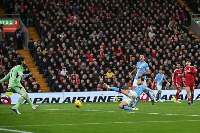 Bernardo Silva scores