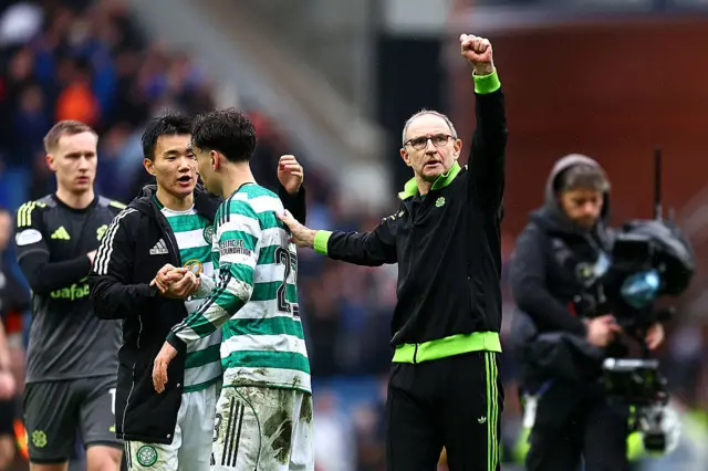 Martin O'Neill salutes the Celtic crowd