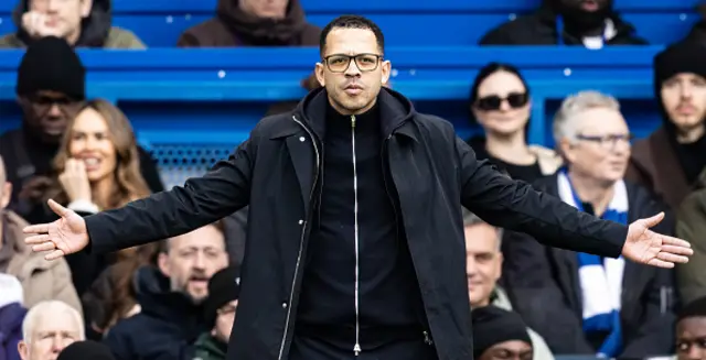 Chelsea's manager Liam Rosenior gestures
