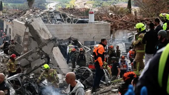 a house destroyed by a missile in Bet Shemesh