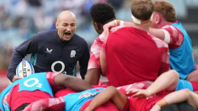 Steve Borthwick with his England players