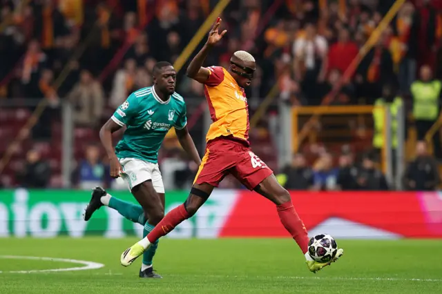 Ibrahima Konate chasing Victor Osimhen