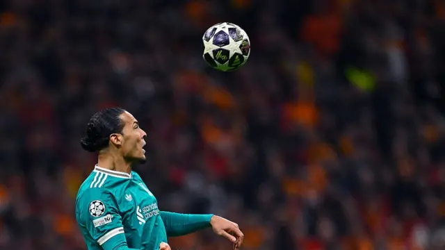 Liverpool's Dutch defender #04 Virgil van Dijk