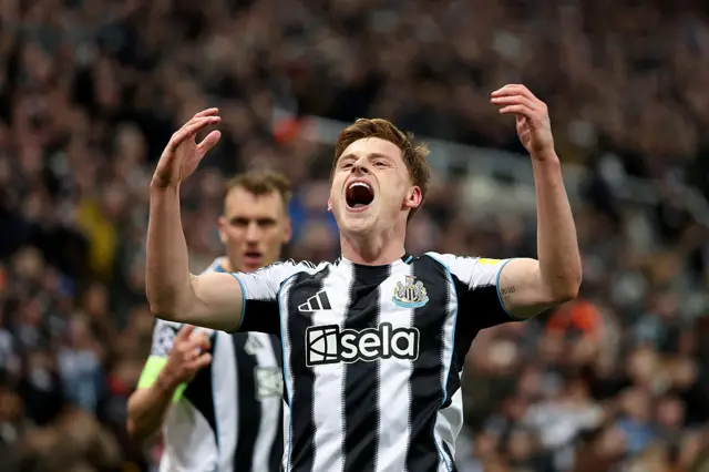 Harvey Barnes celebrating